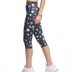 Champion Women's Sport Floral Print Knee Tight Size Small NEW